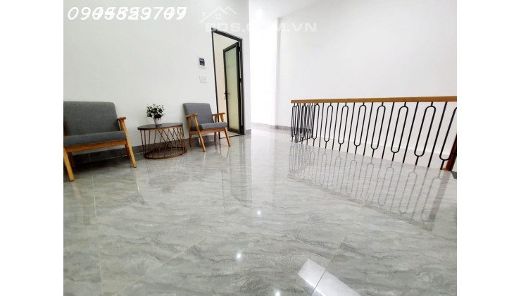 HOT - Nhà đẹp 2 tầng, Dt: 72m2 đi bộ 10m Ra mặt tiền NGÔ QUYỀN, Sơn Trà, Đà Nẵng, Giá 3,x tỷ (có x là bán)